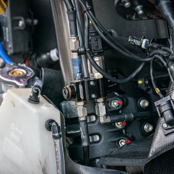 3-Wege-verdeelblok / aansluitblok voor de voorrem WorldSSP Feel Racing Ducati Panigale V2 955 (20-24) FR.05.KIT 
