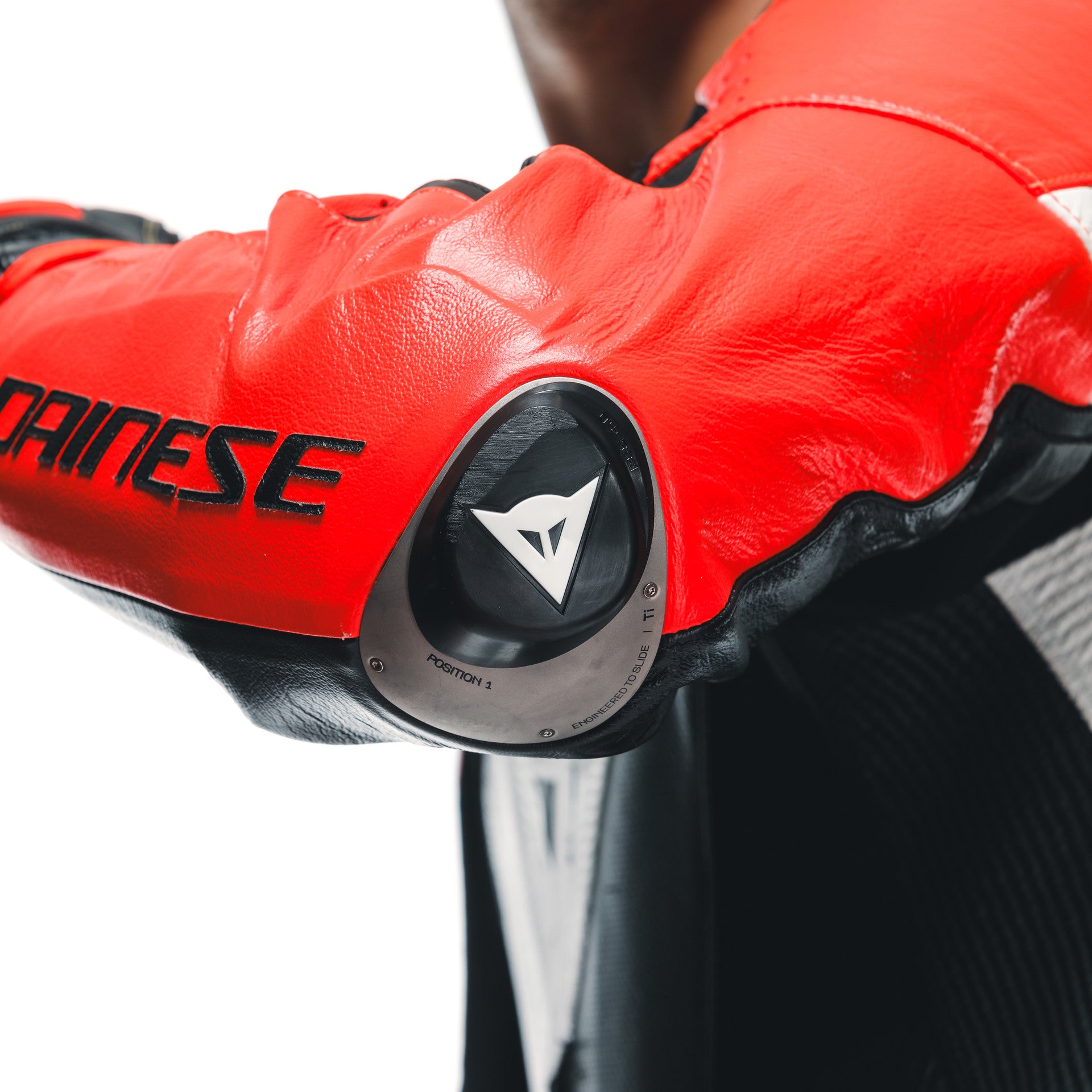 Dainese Mugello 3 D-AIR® Eendelig leren pak – Geperforeerd luchtzak racepak | Heren | Zwart/Rood 