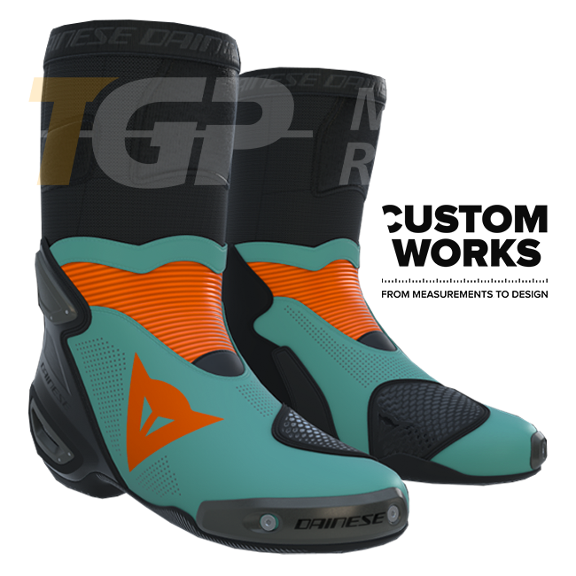 Dainese Axial 2 Air racing- en straatmotorlaarzen | Heren | Fluo Oranje / Sardijnse Zee Blauw | Custom Works 