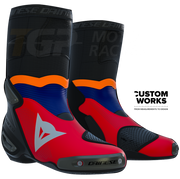 Dainese Axial 2 Air Racing- en straatmotorlaarzen Luca Marini Replica 2026 | Heren | Lava Rood / Elektrisch Blauw / Fluo Oranje / Wit | Custom Works 
