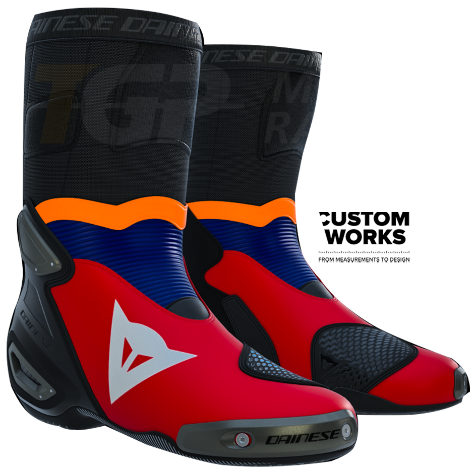 Dainese Axial 2 Racing- en straatmotorlaarzen Luca Marini Replica 2026 | Heren | Lava rood / Electric blauw / Fluo oranje / Wit | Custom Works 