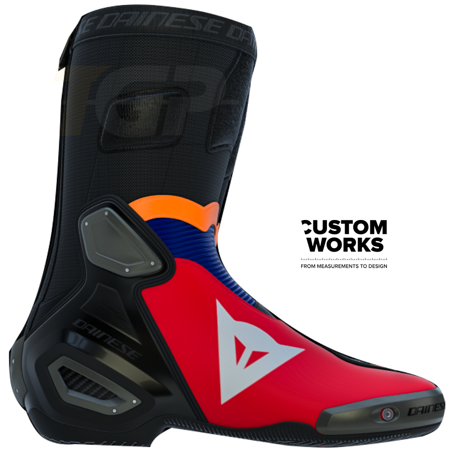 Dainese Axial 2 Racing- en straatmotorlaarzen Luca Marini Replica 2026 | Heren | Lava rood / Electric blauw / Fluo oranje / Wit | Custom Works 