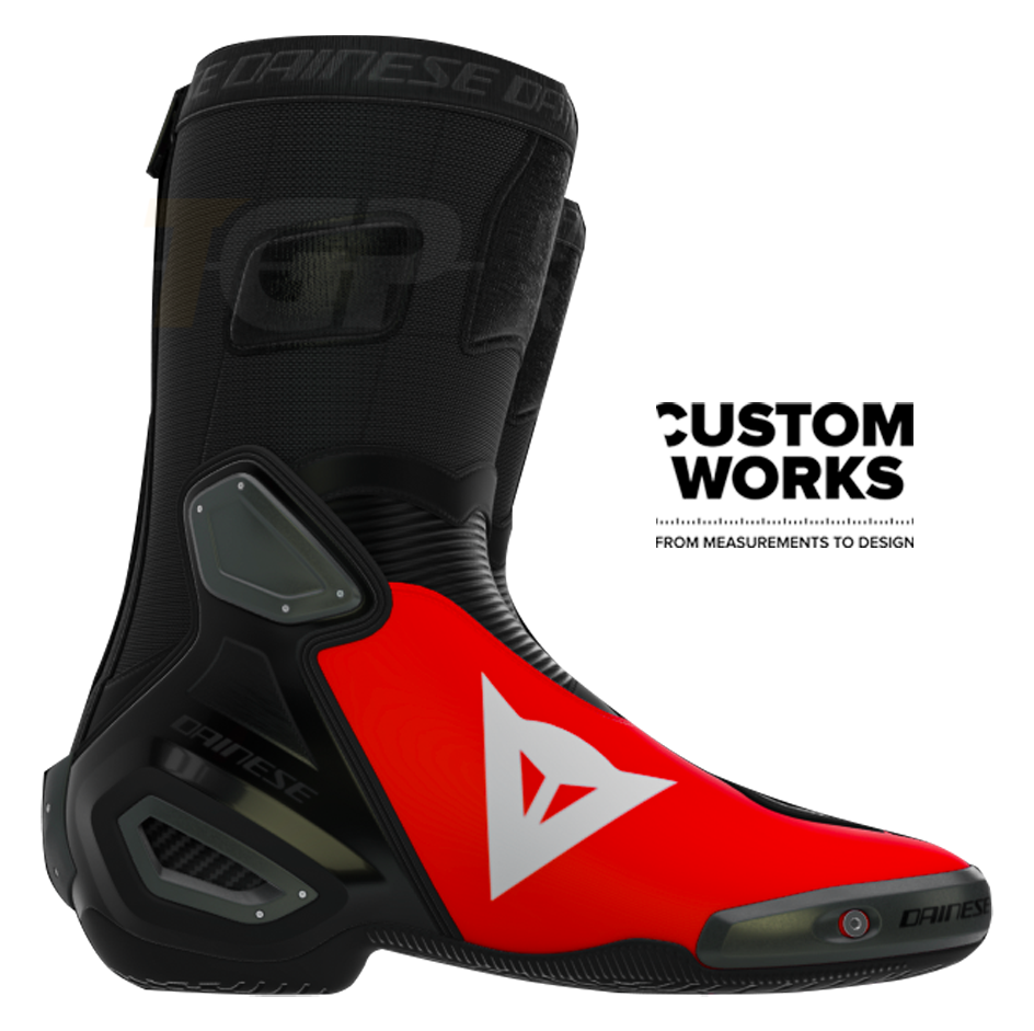Dainese Axial 2 Racing- en straatmotorschoenen Marco Bezzecchi Replica 2026 | Heren | Fluo rood / zwart | Custom Works 