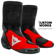Dainese Axial 2 Racing- en straatmotorschoenen Marco Bezzecchi Replica 2026 | Heren | Fluo rood / zwart | Custom Works 