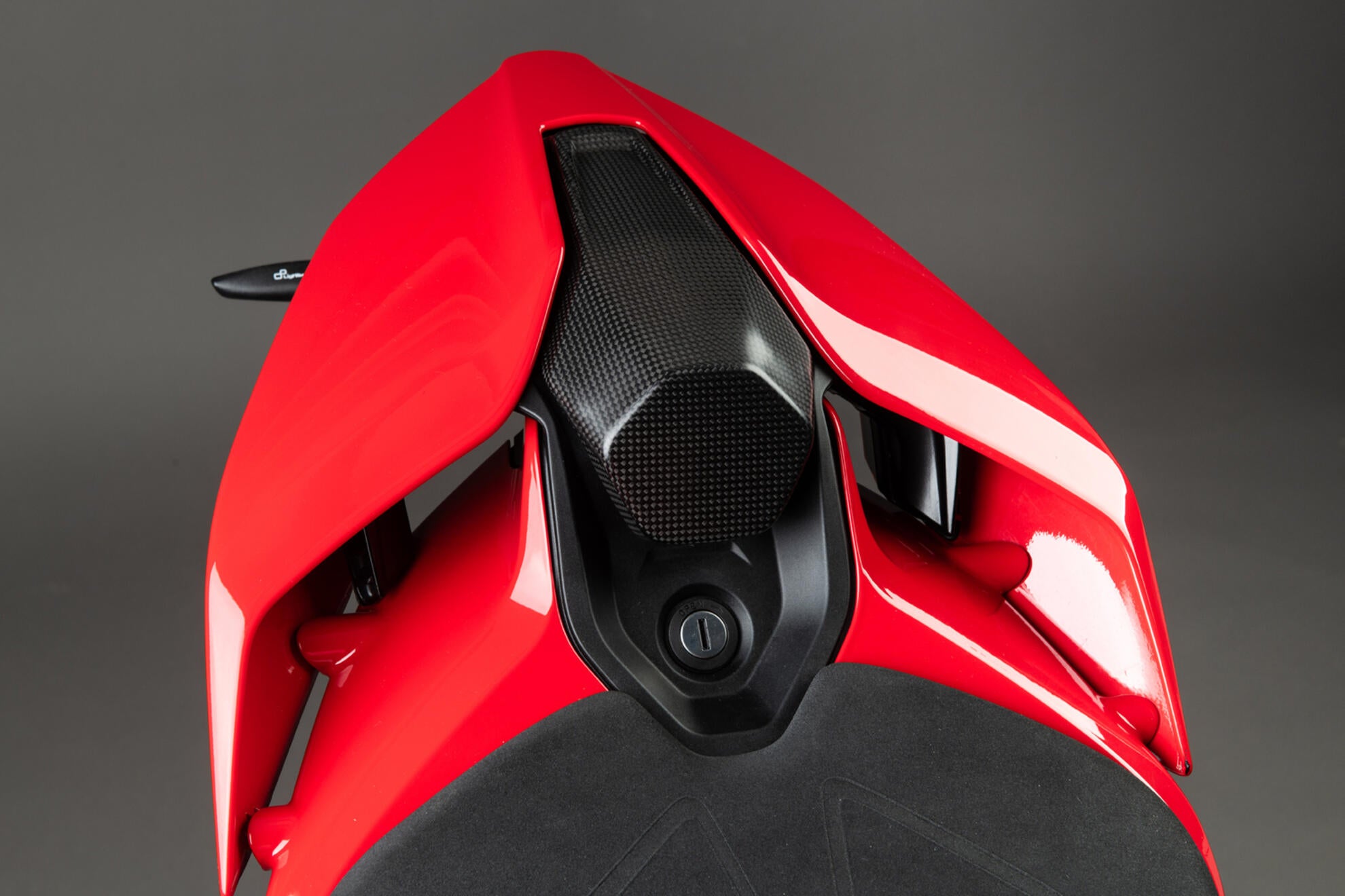 Zitje cover Carbon LighTech Ducati Panigale V4/S (2025) CARD2492M 