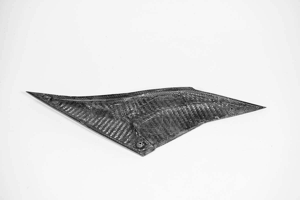 Tankzijde Onder Links 200g AP Carbon Line Aprilia RSV4/RR/1100 Factory (21-25) 