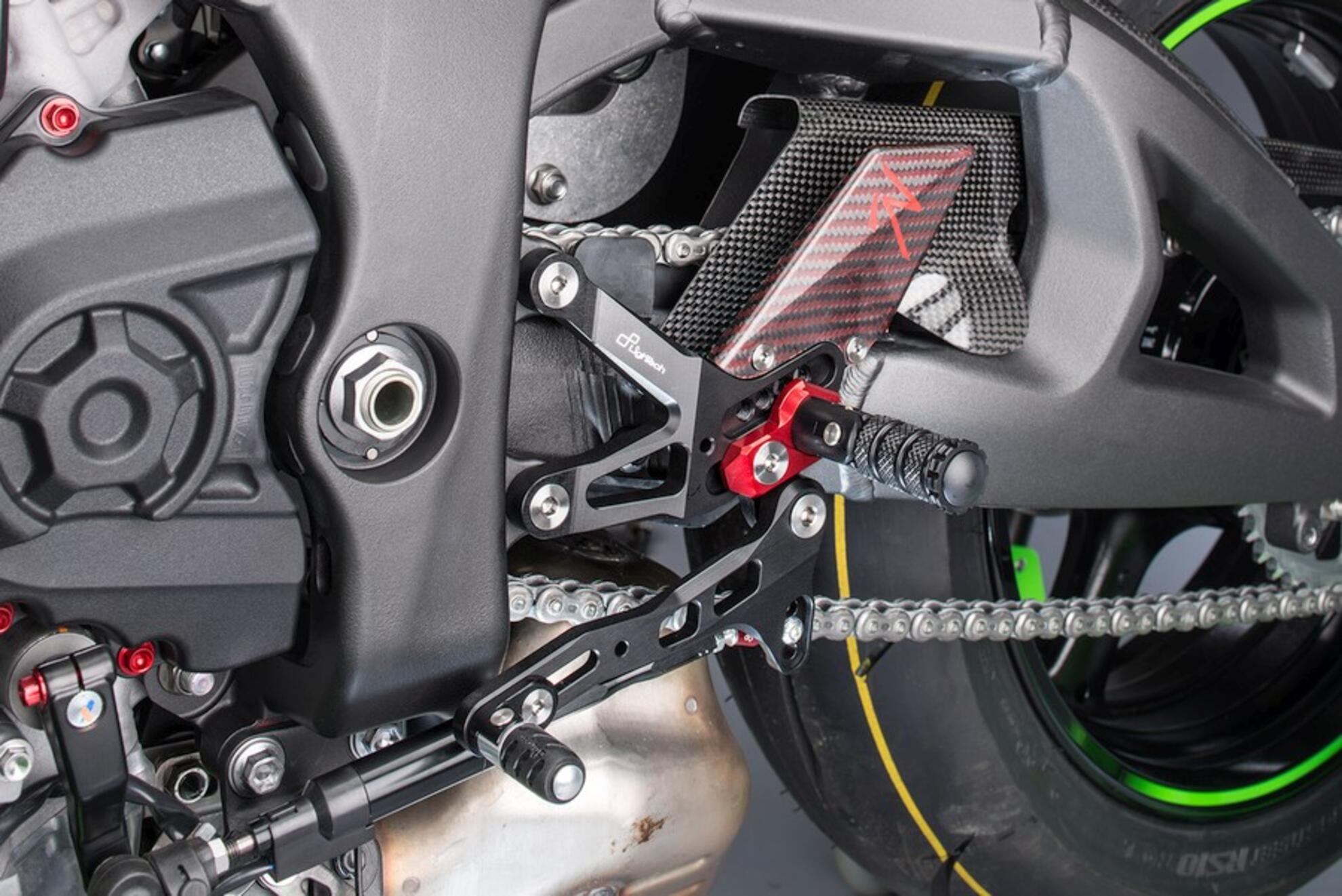 Voetsteun R LighTech Kawasaki ZX-10 R/RR (16-20) FTRKA006R 