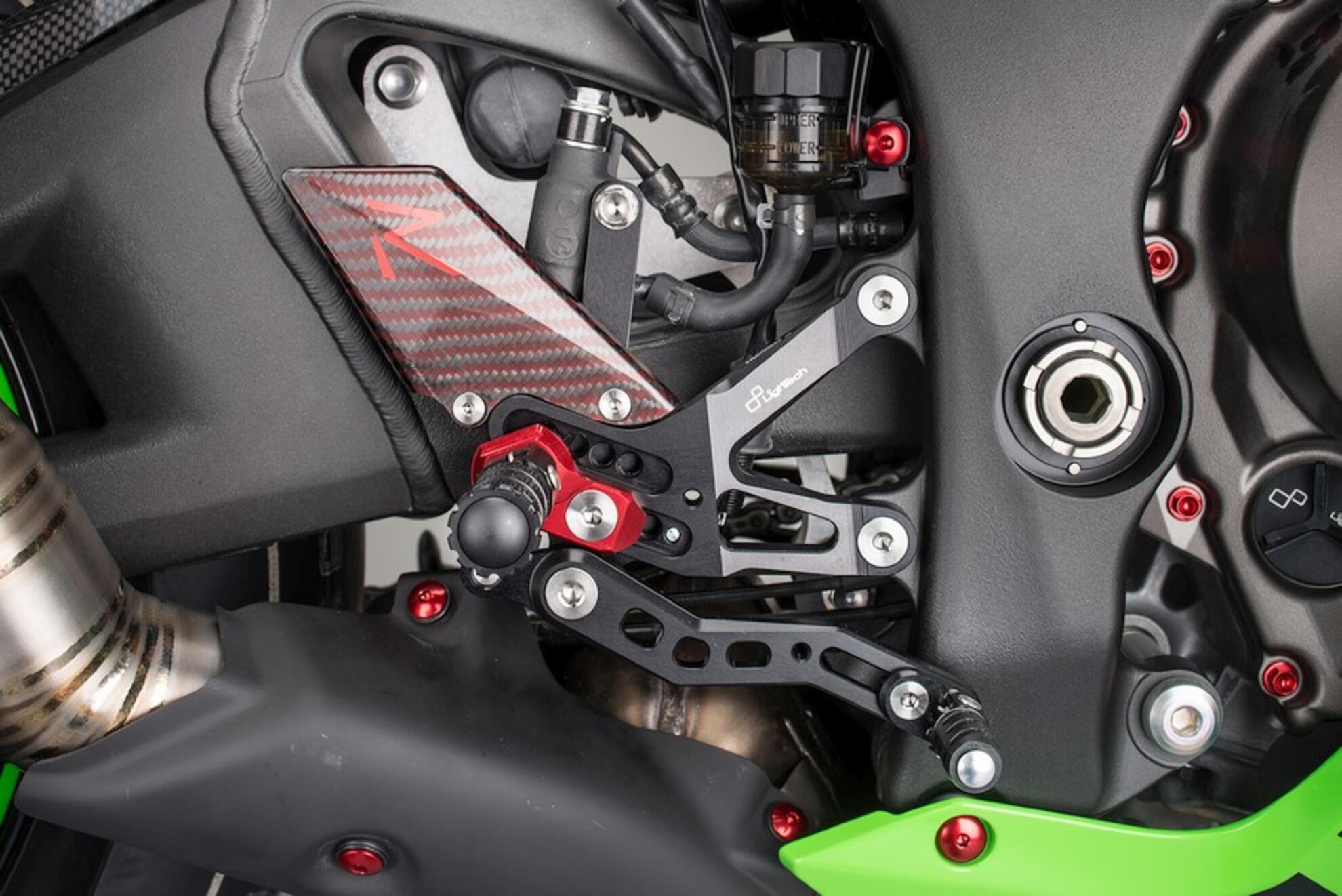 Voetsteun R LighTech Kawasaki ZX-10 R/RR (16-20) FTRKA006R 