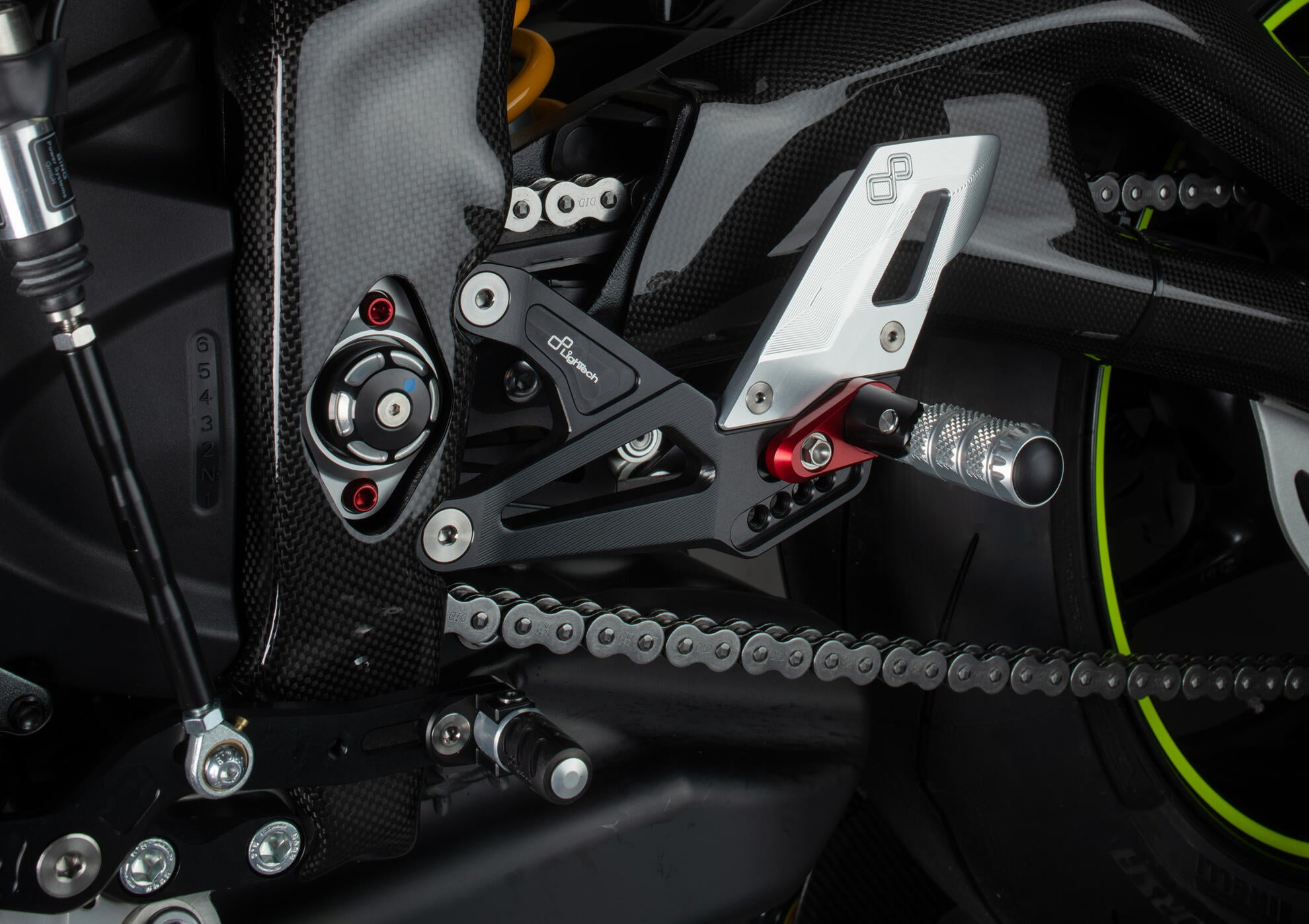Voetsteun R LighTech Triumph Street Triple 765 S / R / RS (17-25) FTRTR005R 