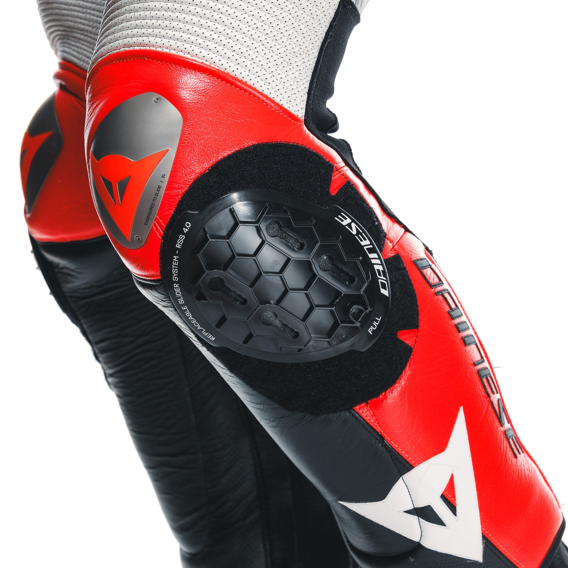 Dainese Mugello 3 D-AIR® Eendelig leren pak – Geperforeerd luchtzak racepak | Heren | Zwart/Rood 