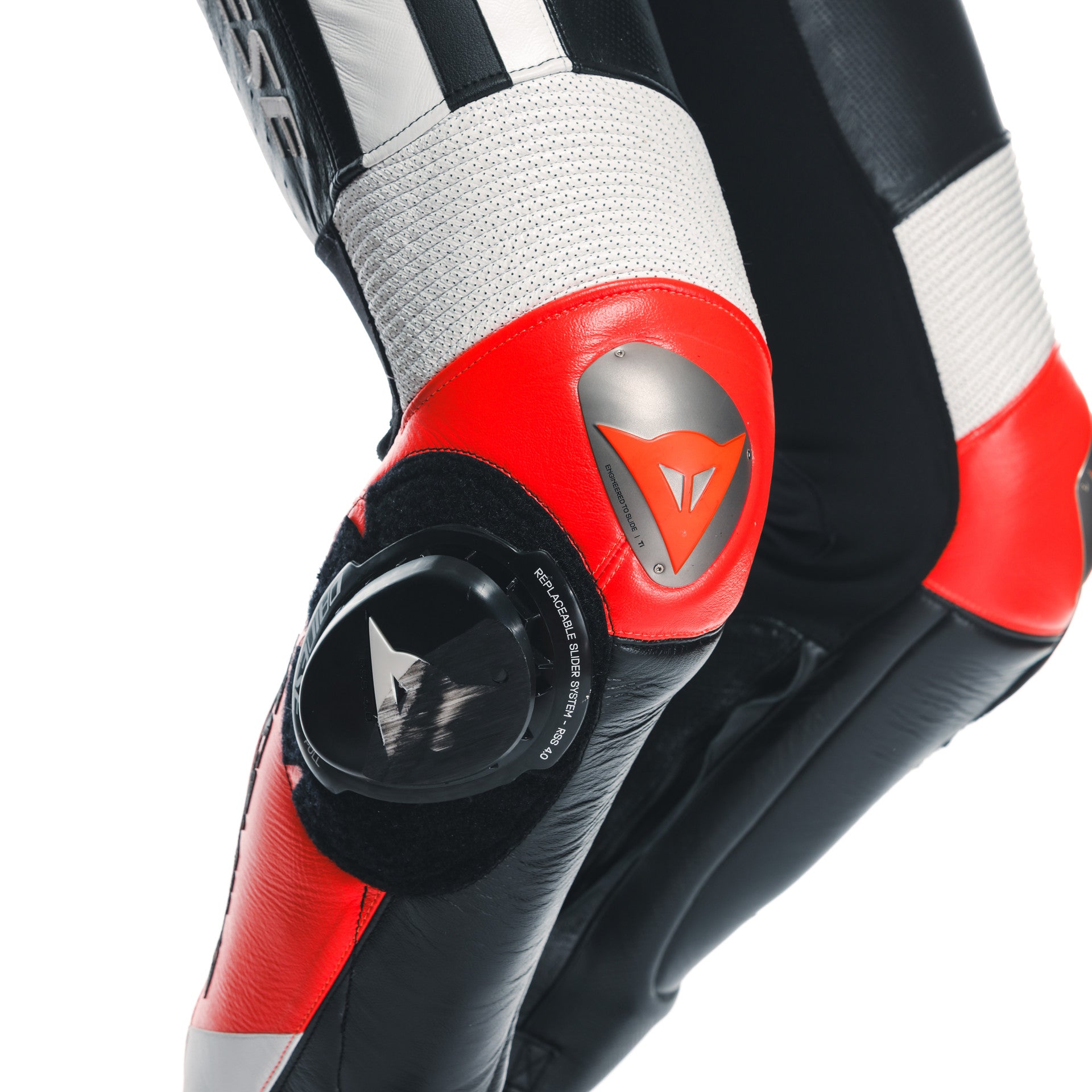 Dainese Mugello 3 D-AIR® Eendelig leren pak – Geperforeerd luchtzak racepak | Heren | Zwart/Rood 