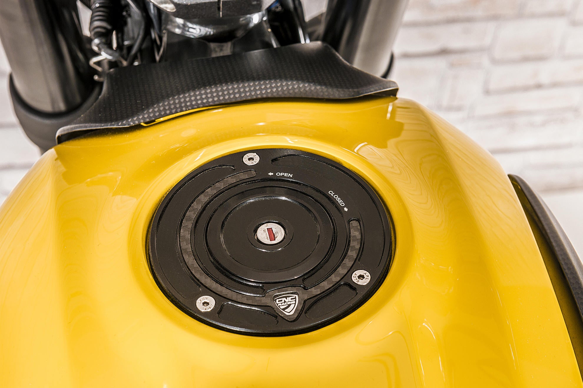 Tankdop met Flange Carbon CNC Racing Ducati Panigale V4/S (2025) TSB01 