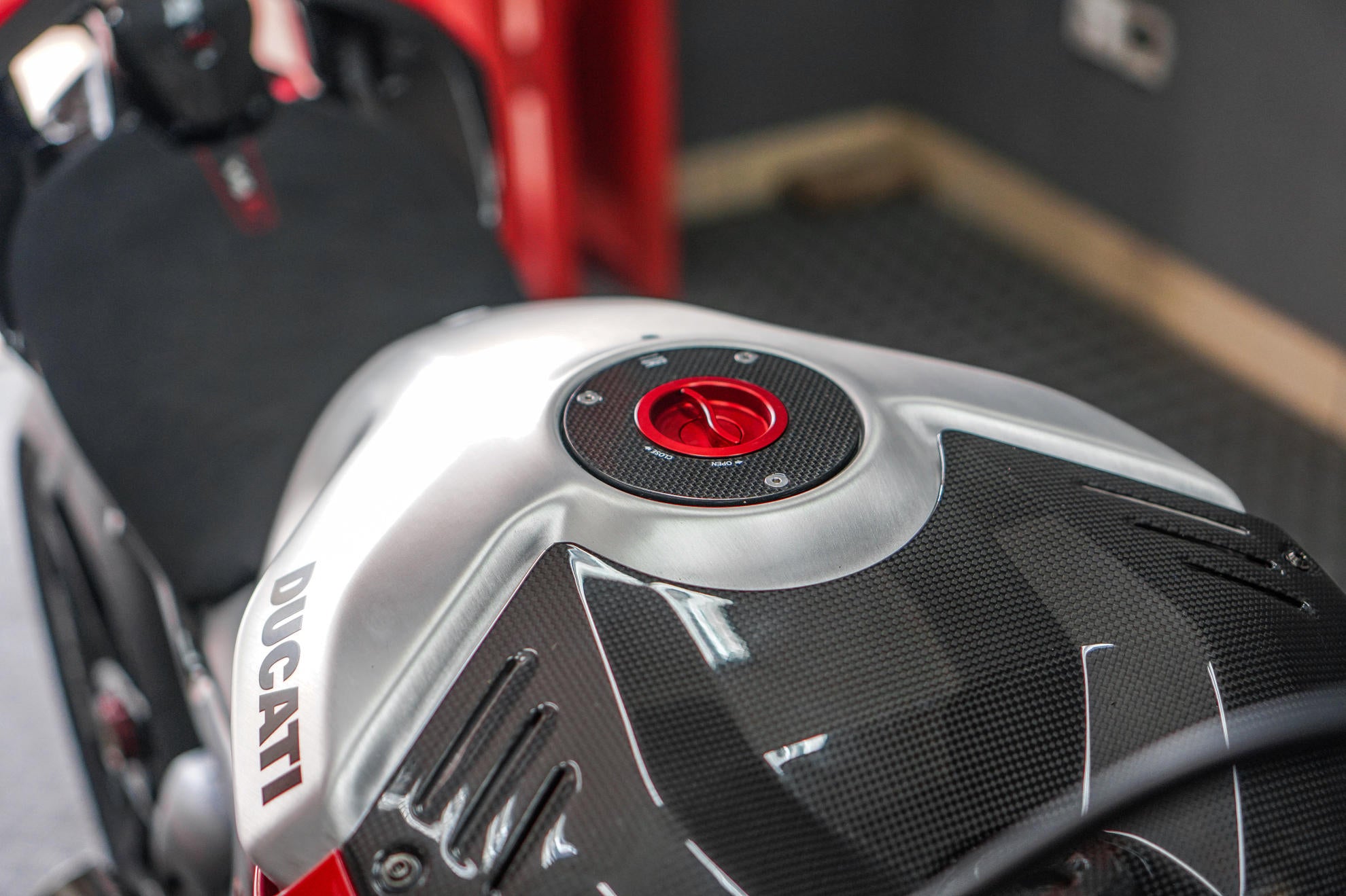 Tankdop Carbon CNC Racing Ducati Panigale V4/S (2025) TSB21 