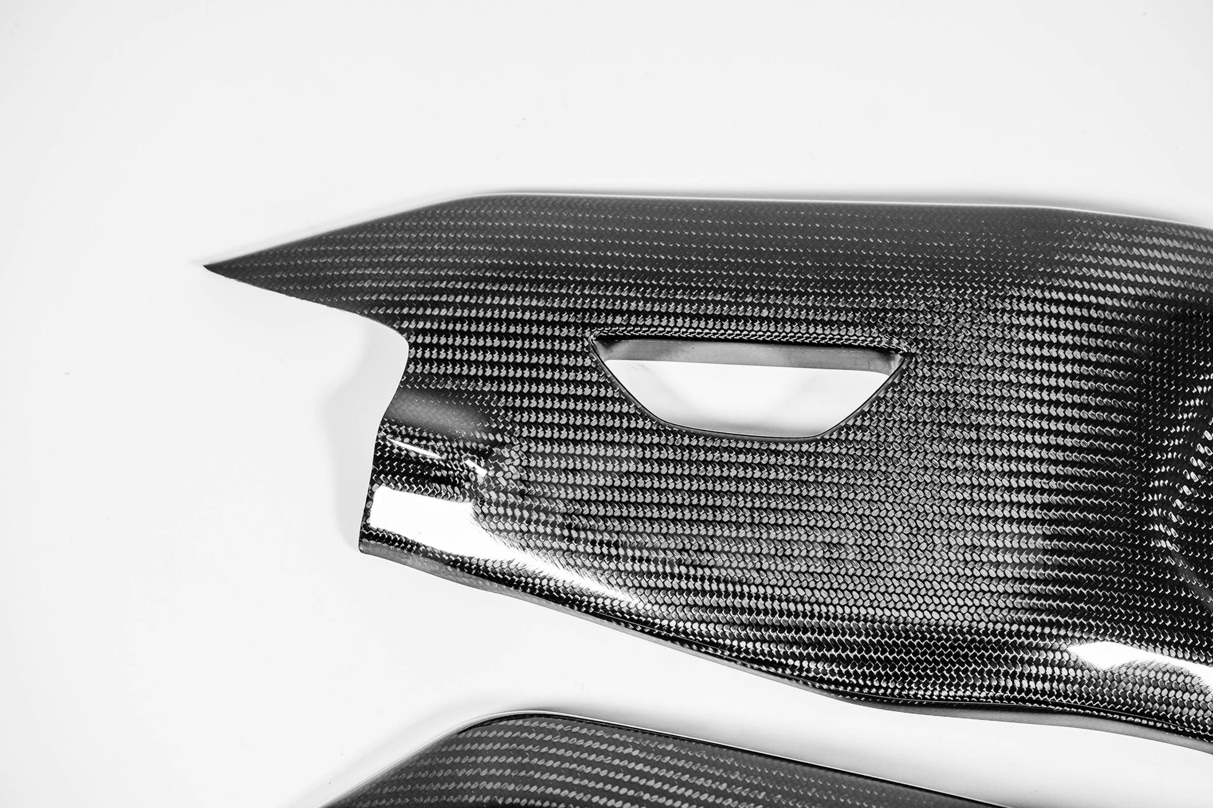Swingcovers 200g AP Carbon Line Yamaha YZF-R1/M RN32, RN49 en RN65 (15-25) 