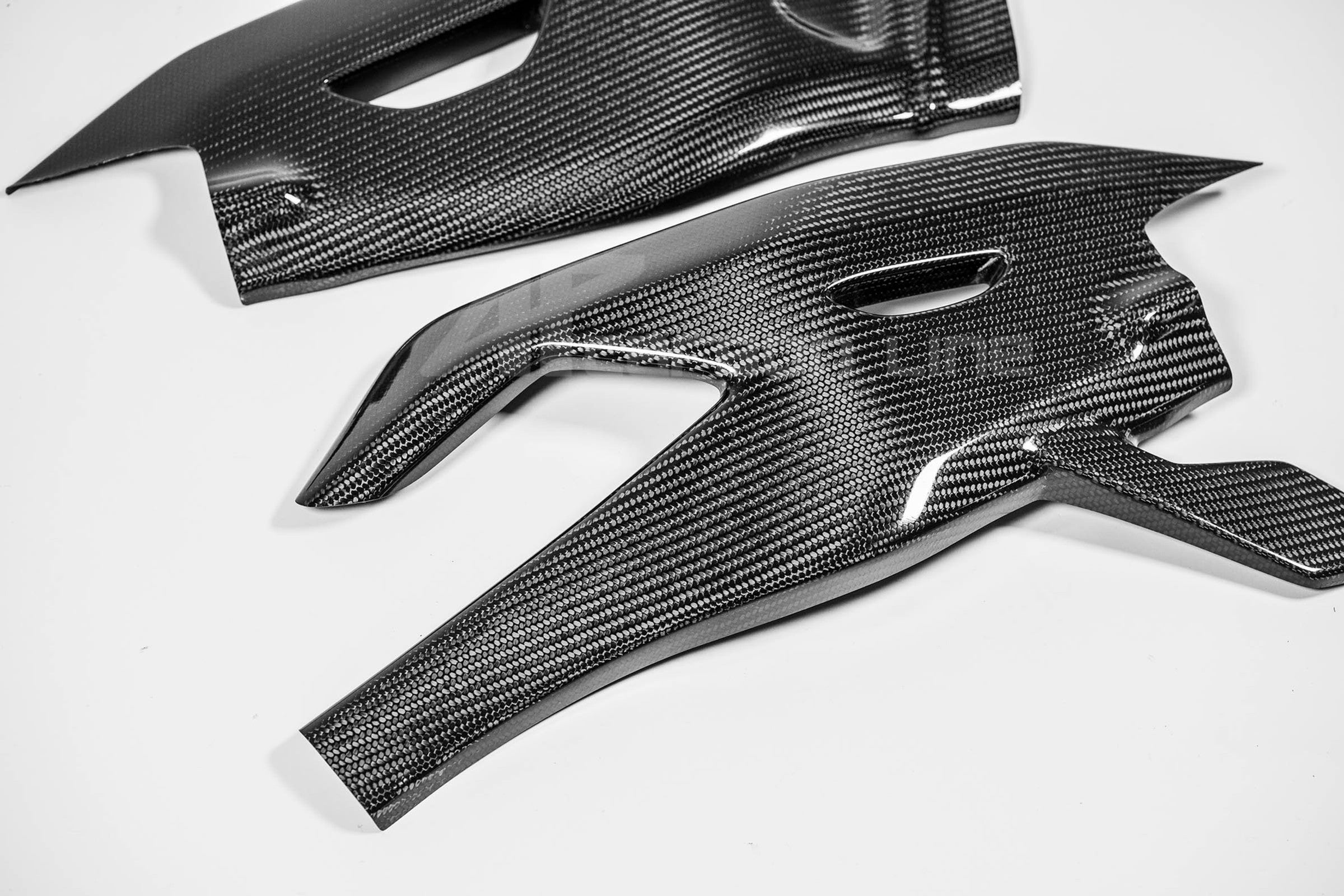 Swingcovers 200g AP Carbon Line Yamaha YZF-R1/M RN32, RN49 en RN65 (15-25) 