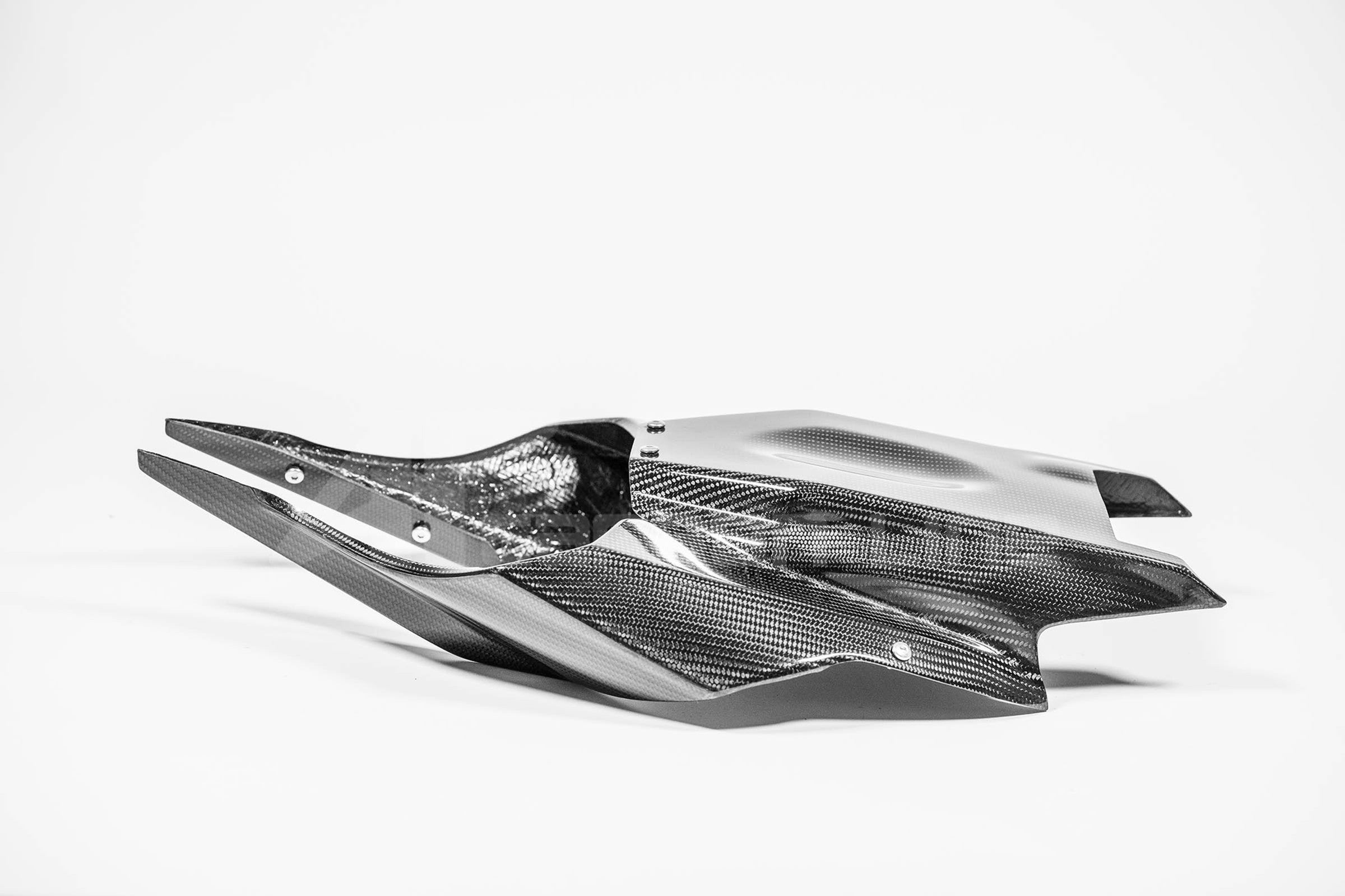 Achterbeplating 200g AP Carbon Line Yamaha YZF-R1/M RN65 (20-25) 