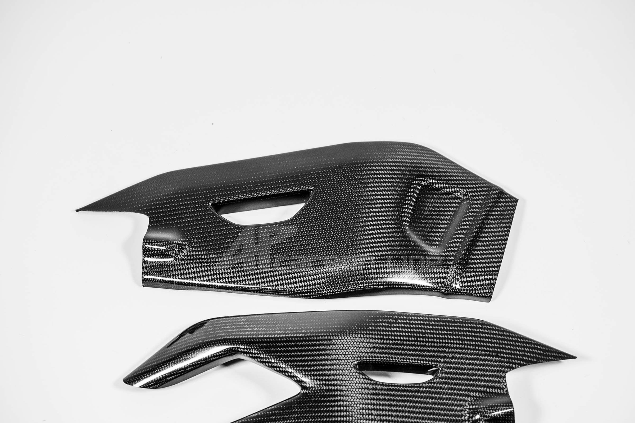Swingcovers 200g AP Carbon Line Yamaha YZF-R1/M RN32, RN49 en RN65 (15-25) 