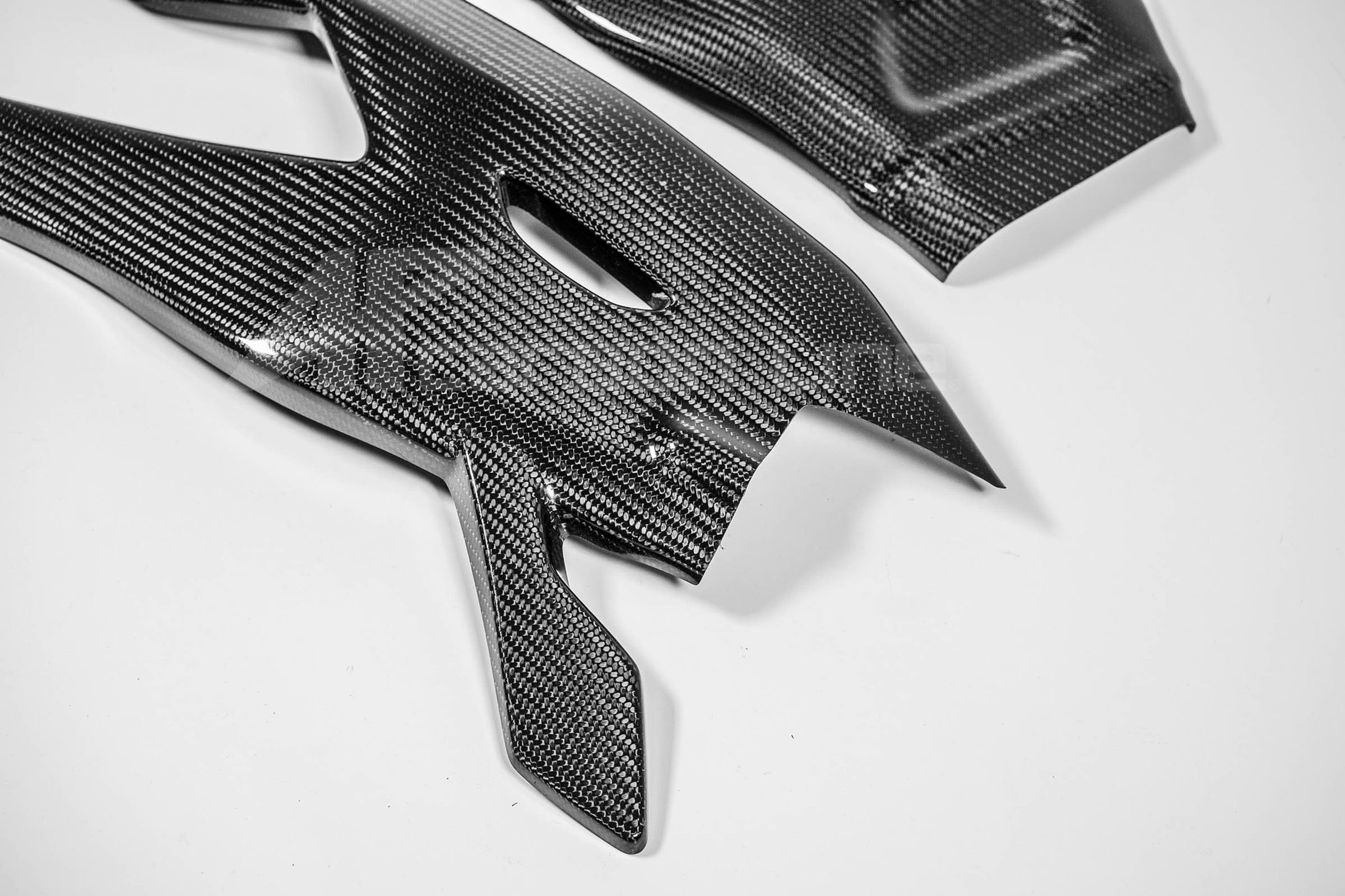 Swingcovers 200g AP Carbon Line Yamaha YZF-R1/M RN32, RN49 en RN65 (15-25) 